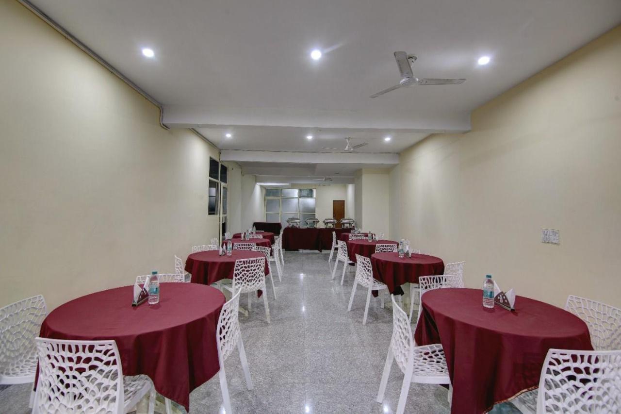 Hotel Premier Noida 135 Dış mekan fotoğraf