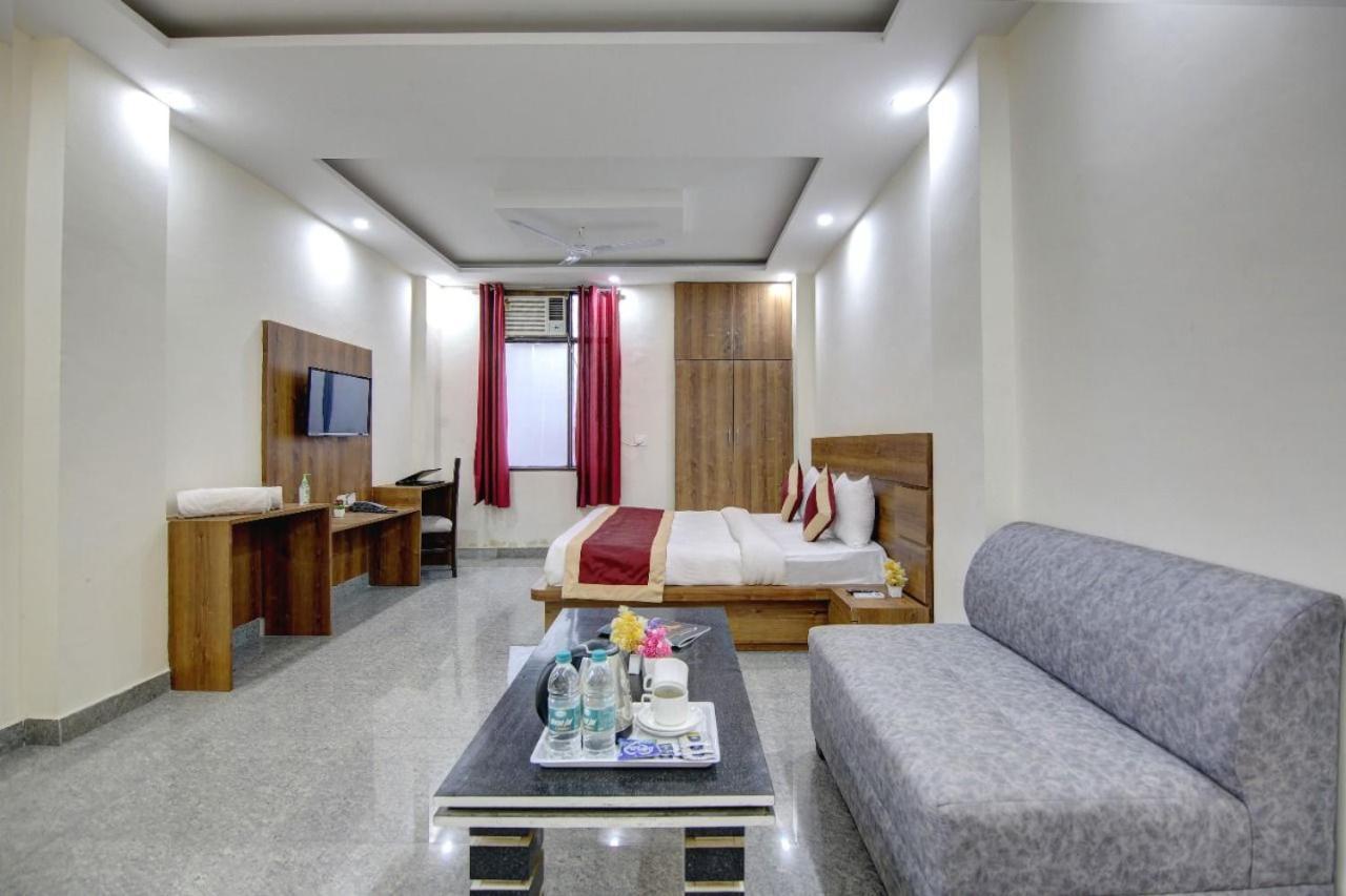 Hotel Premier Noida 135 Dış mekan fotoğraf