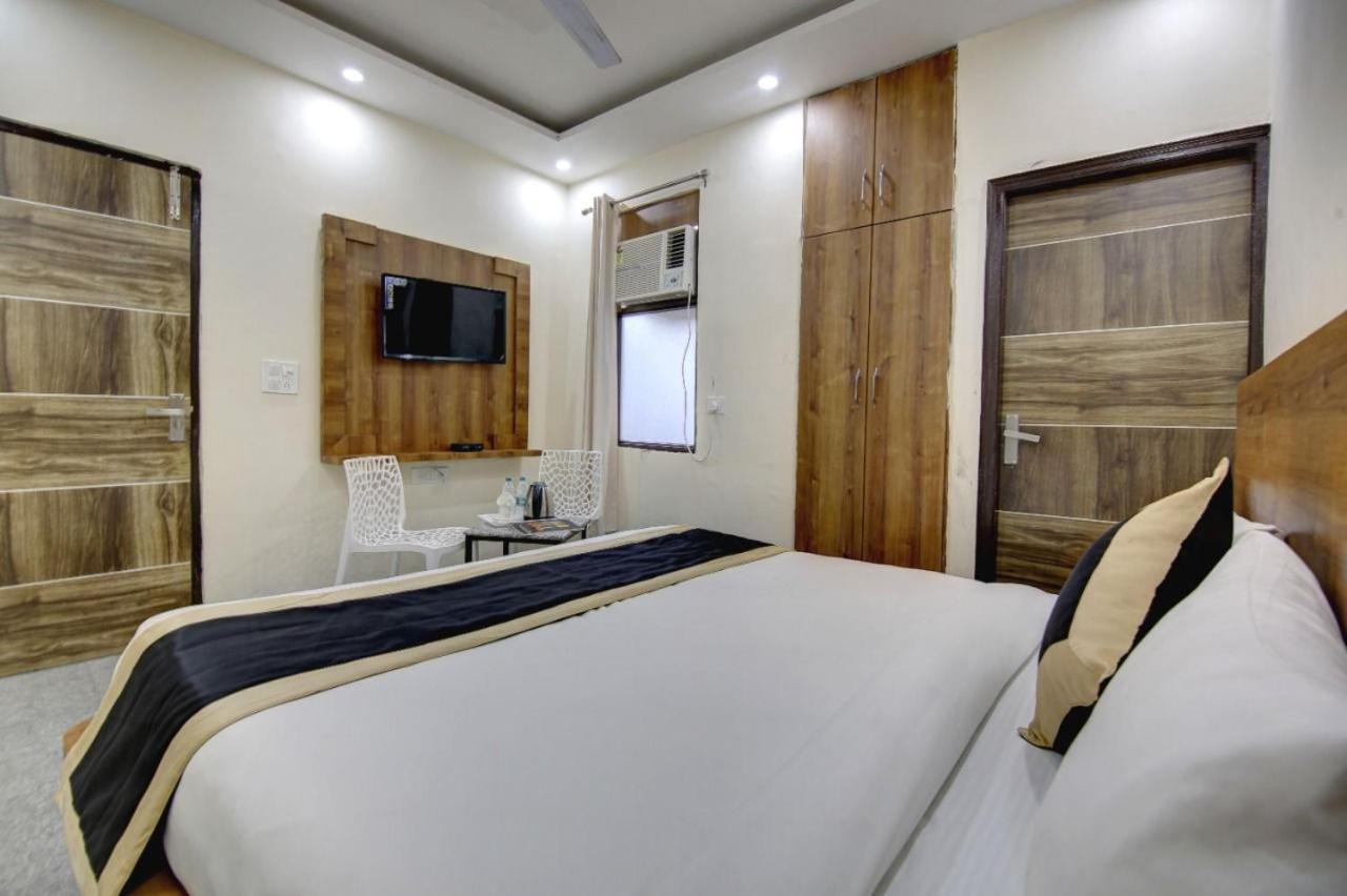 Hotel Premier Noida 135 Dış mekan fotoğraf