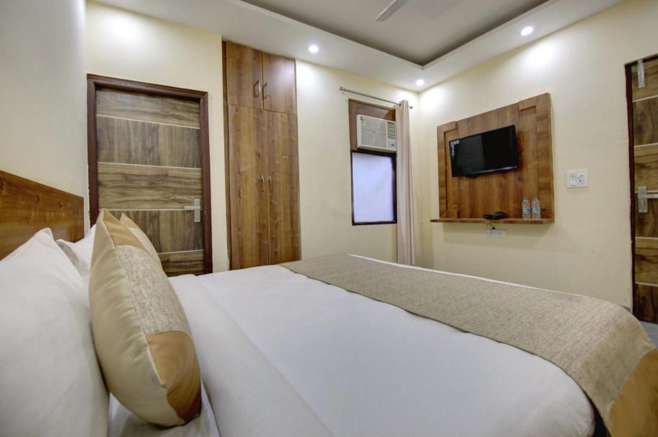 Hotel Premier Noida 135 Dış mekan fotoğraf