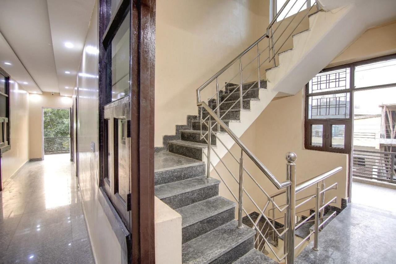 Hotel Premier Noida 135 Dış mekan fotoğraf